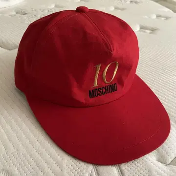 MOSCHINO 레드 빈티지 캡
