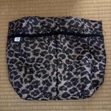 레오파드 무늬 퀼팅 토트백