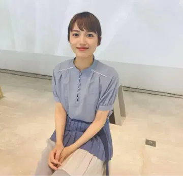 [ UNITED TOKYO ] 카와구치 하루나 착용 페잔트 개더 블라우스