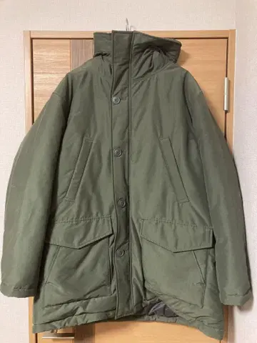 유니클로 울트라 웜 하이브리드 다운 코트 올리브 그린 4XL