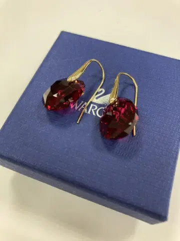 Swarovski 빨간색 크리스탈 링 귀걸이