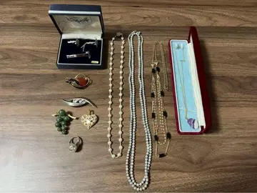 28 유품 정리 목걸이 펄 반지 브로치 등