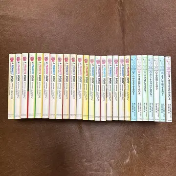 A peanuts book featuring Snoopy 전권 세트