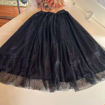 소브 시퀀스 부착 네이비 컬러 플레어 롱 스커트