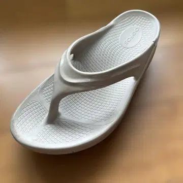 OOFOS 우메가 베이지 한쪽
