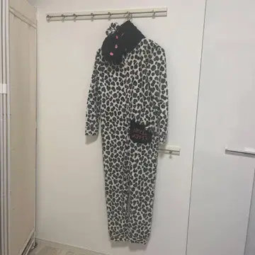 산리오 레오파드 무늬 키티 인형옷 블랙 흑백