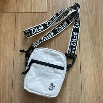 레어 새상품급 FR2 FXXKING RABBITS 숄더백 파우치