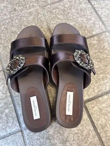 유나이티드 애로우즈 비쥬 장식 샌들 35 새상품급