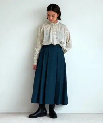 새상품! 신시아 타프타 개더 스커트 언타이틀