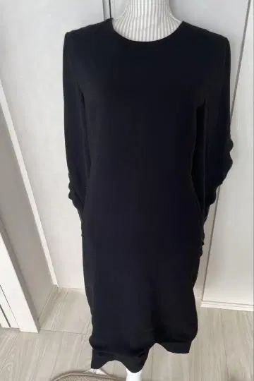블랙 긴팔 무릎 기장 원피스 36cm 어깨 너비