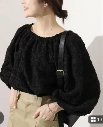 SLOBE IENA 슬로브 이에나 컷 자카드 오프숄더 블라우스 블랙