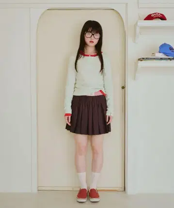 common gull Products. 주름에 새겨진 플리츠 미니 스커트