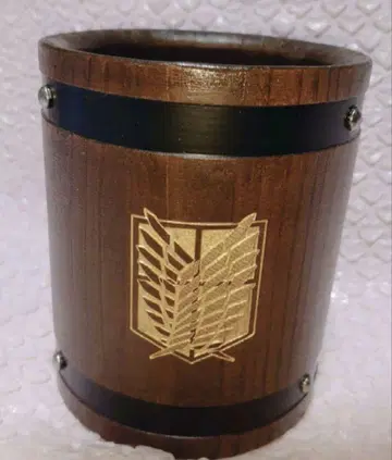 진격의 거인 리바이 나무통 머그잔 800ml