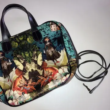 FURLA 훌라 원더랜드 앨리스 콜라보 올 패턴 백