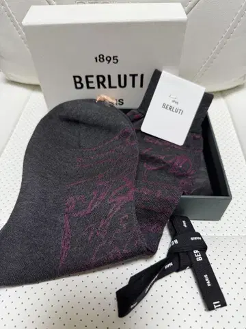 미사용 새상품 박스 포함 BERLUTI 양말 삭스 캘리그라피