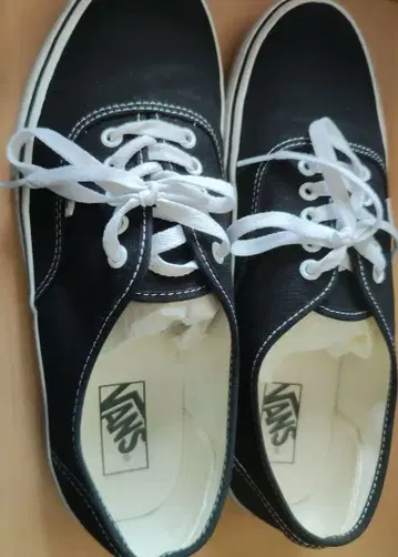 VANS 오센틱 블랙 스니커즈