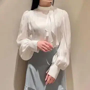 [ 새상품급 ] 암슬릿 블라우스 SNIDEL WHT