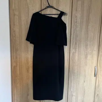 BEAUTY&YOUTH BY DRESS 트윌 원숄더 드레스