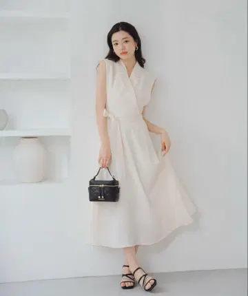 미슈마슈 테일러드 칼라 플레어 원피스