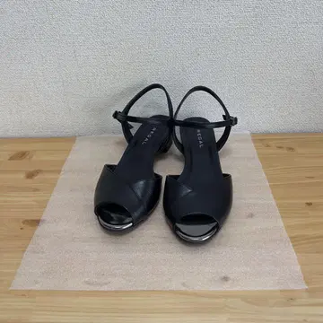 REGAL 샌들