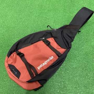 파타고니아 아톰 슬링 8L 니카 새상품급 단종된 다이얼 컬러 레드 브라운