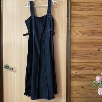 다크 데님 플리츠 원피스