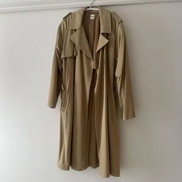 베이지 트렌치코트 롱 기장 견장 포함