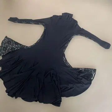 블랙 터틀넥 플레어 원피스