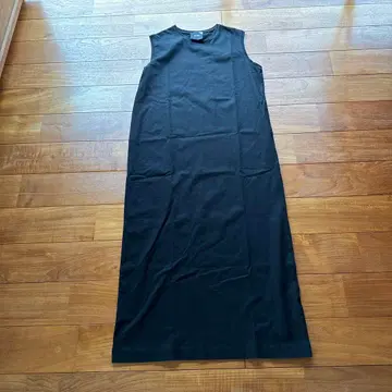 ATON 슬리브리스 롱 원피스 블랙