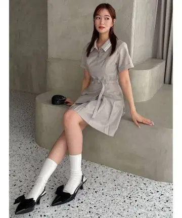 [ 새상품급 ] dazzlin 폴로라이크 플리츠 원피스 베이지 M 사이즈