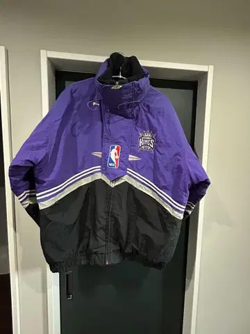 LOGO ATHELETIC / 로고 애슬레틱 NBA 패딩 자켓
