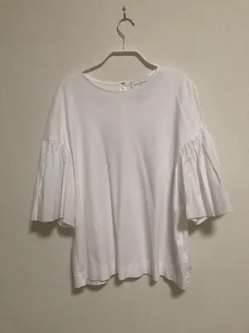 UNITED ARROWS 플레어 슬리브 T셔츠 화이트
