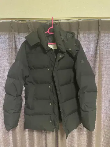 PYRENEX 블랙 다운 자켓 후드 부착