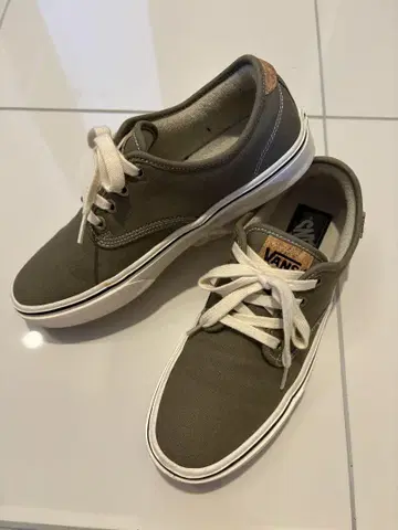 VANS 올리브 캔버스 스니커즈 26cm