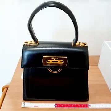 Ferragamo 블랙 핸드백