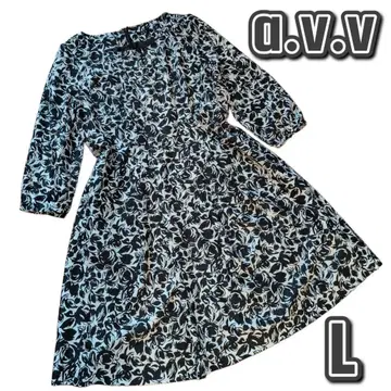 a.v.v 꽃무늬 무릎 기장 원피스 L 블랙 화이트 새상품급