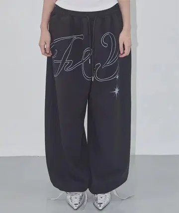 FANCY CLUB 맨투맨 블랙