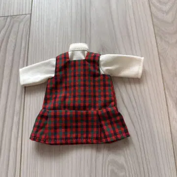 마들렌쨩 8인치용 빨간색 체크 오버롤 스커트와 하이넥 블라우스