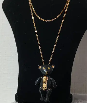 Disaya Zipper Bear Black 곰 모양 펜던트 목걸이