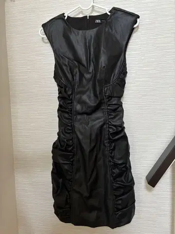 인조 가죽 미니 원피스