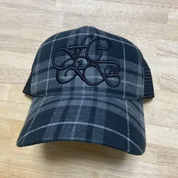 NIKE FCRB 콜라보 체크 무늬 캡