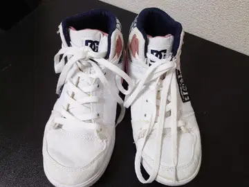 DC 화이트 하이컷 스니커즈