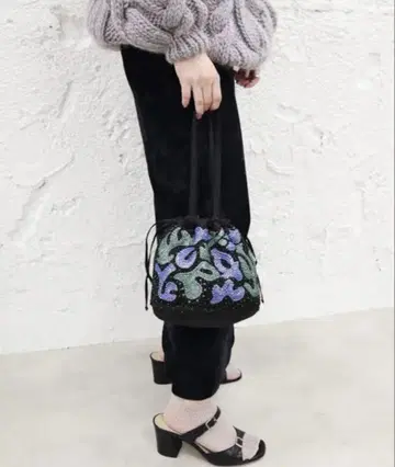 새상품급 에디트 포르 루 비스크 스캘럽 비즈 핸드백 복조리