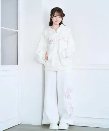 로제뮤즈 Logo 3d embroidery 팬츠