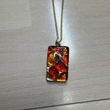 이탈리아제 컬러풀한 수지제 목걸이
