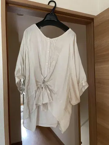 광택 고급 화이트 버튼 셔츠 앞 여밈