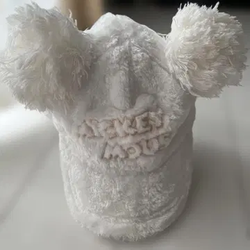 미키마우스 귀 달린 화이트 캡