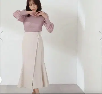 내추럴 뷰티 베이직 메탈 버튼 머메이드 스커트