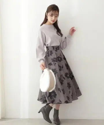 [ 새상품급 ] 프로포션 바디 드레싱*컷 자카드 턱 스커트