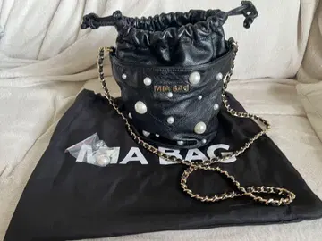 MIA BAG 블랙 가죽 숄더백